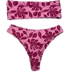 Brand new bandeau swimsuit. Soft materiel. Cheeky bottom.